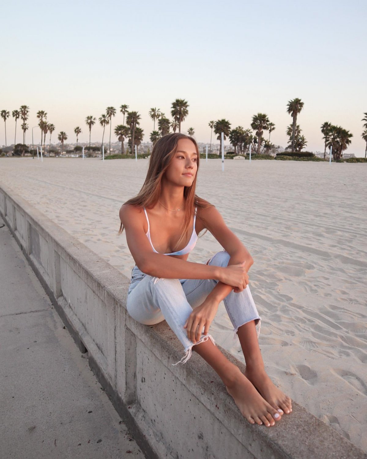 Casual and hot #Zltaerau