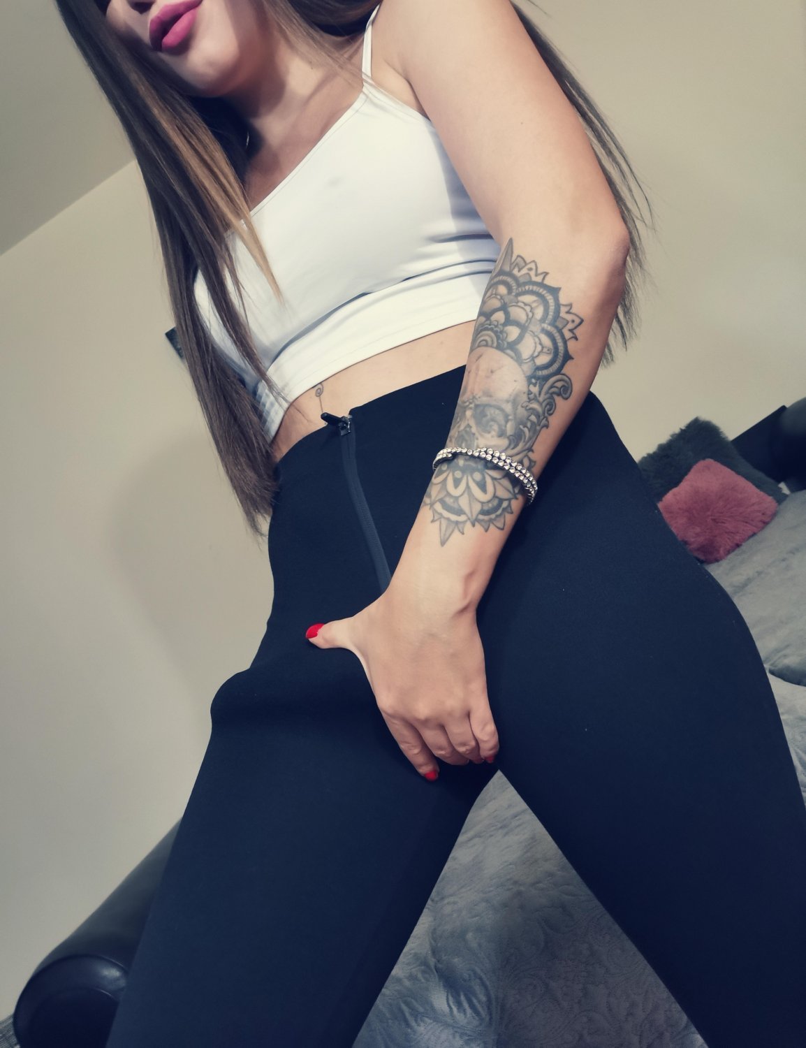 TS leggs #3YZ8i4bB