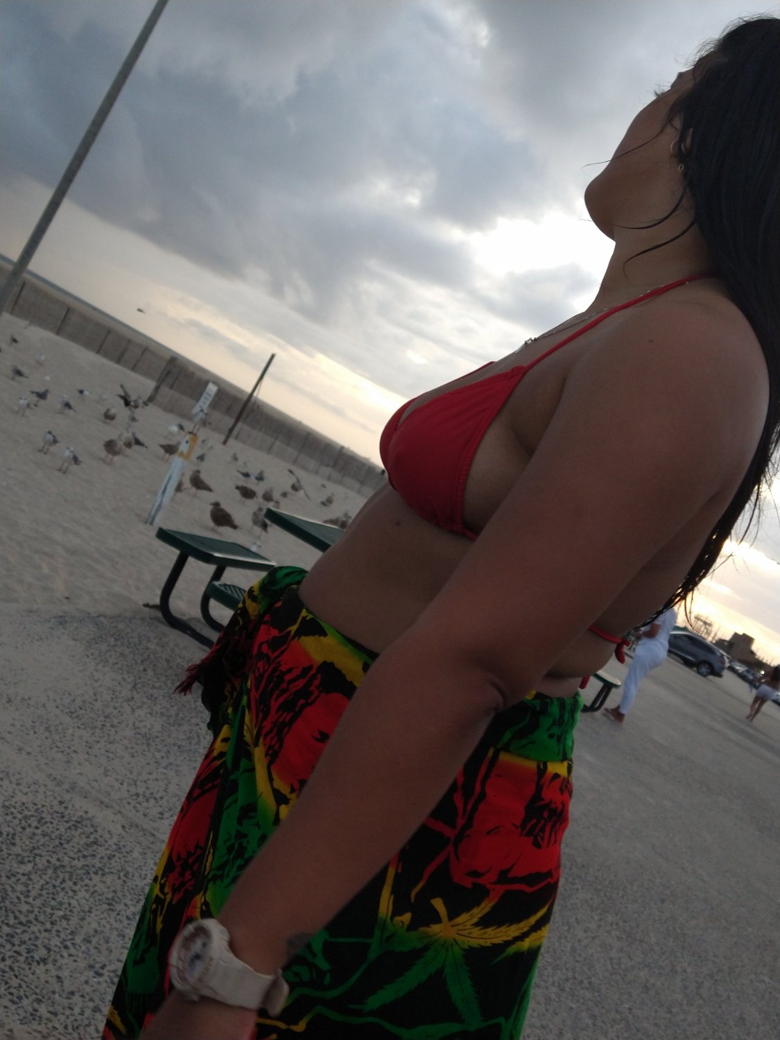 Columbian Latina Hotties body on beach smoking candid #dF73IgxI