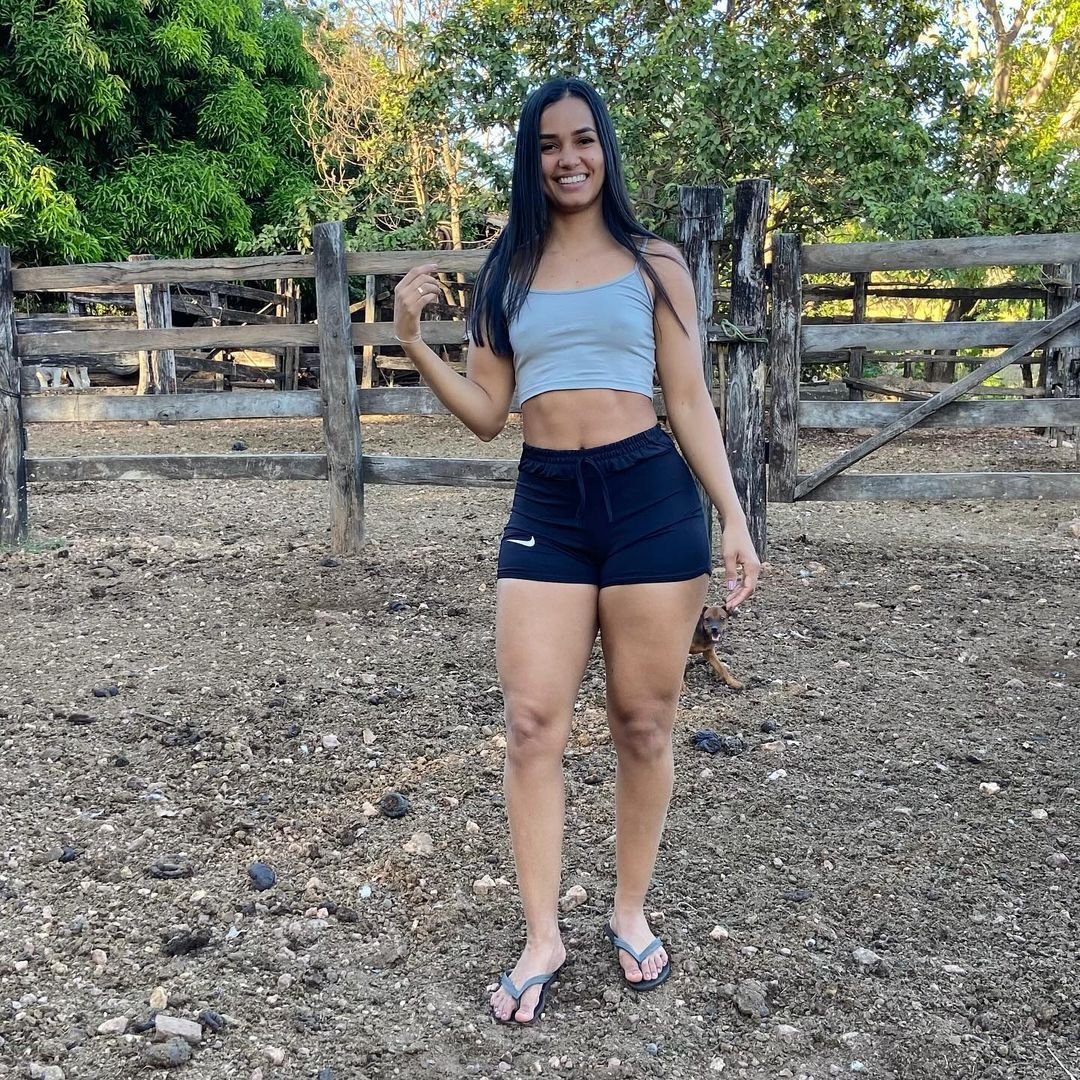 Conhecida do Instagram ๐๐ #JtI3ULdg