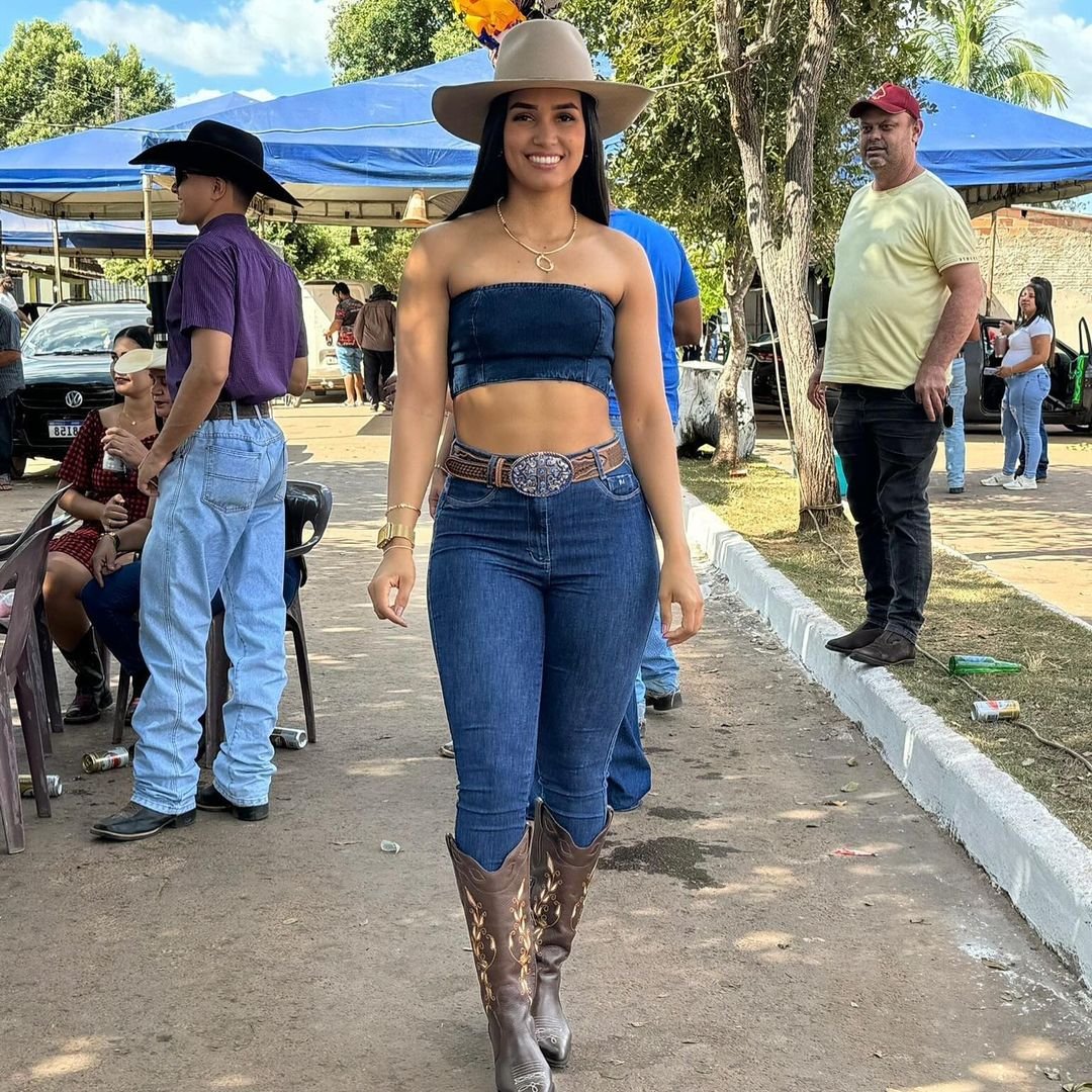 Conhecida do Instagram ๐๐ #khcqx3eP