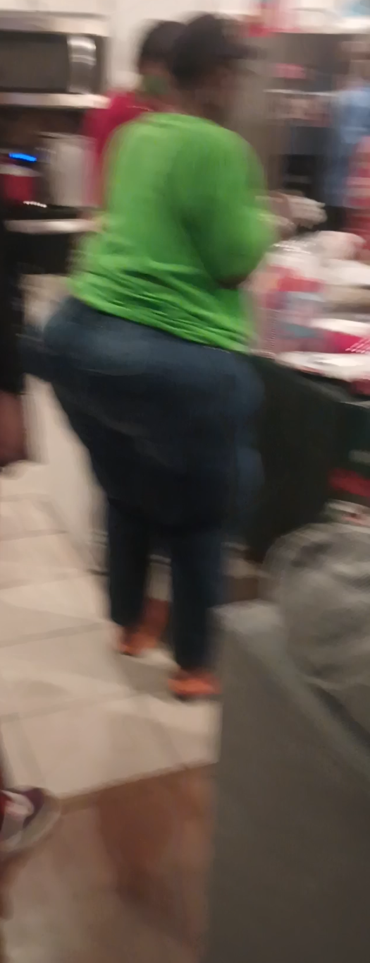 Saw This Big Ole Ass At the Xmas Party & Instantly Wanted To Nut In It. Snuck A Few Pics Tho🤤 #un6morfB