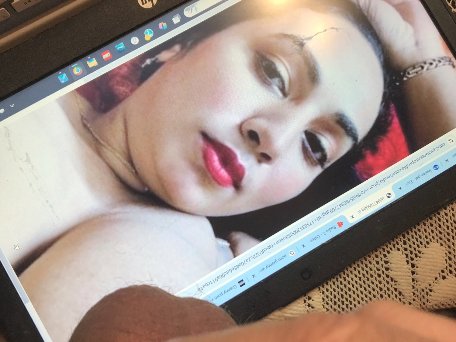 Beautiful Indian lady Seeta gets some cock and cum and tributed (0) #96ibFvB0