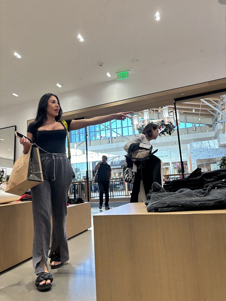 Creepshot Latina boobs bursting out #fMt981di